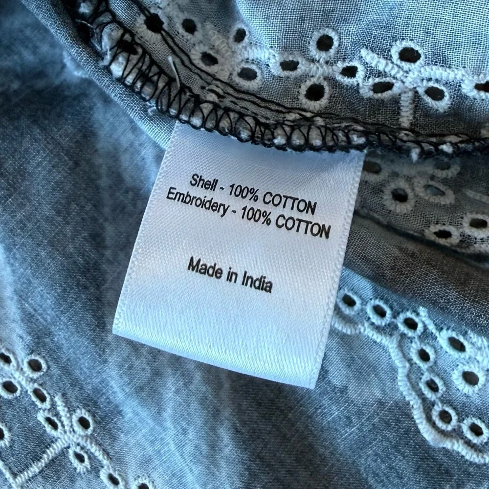 Evereve Oaklynn Eyelet Top Medium Like New - Picture 7 of 10